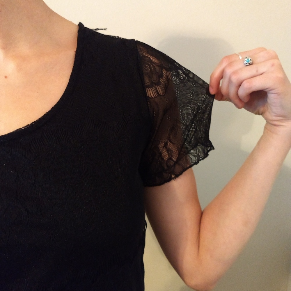 Black lace dress - Picture 3 of 3